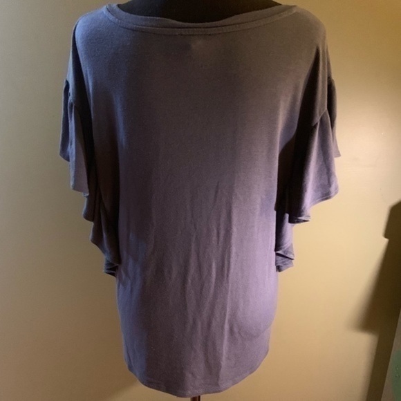 Express lace up ruffle sleeve top - Picture 3 of 5